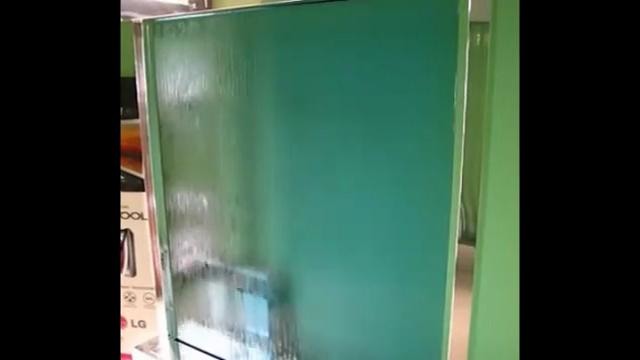 Водопады по стеклу в Ташкенте