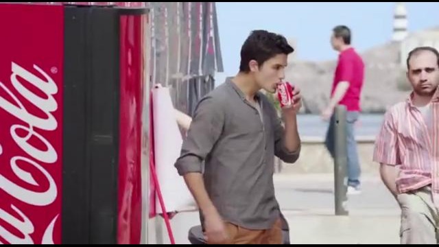Никто не заметил, как Coca-Cola сменила цвет