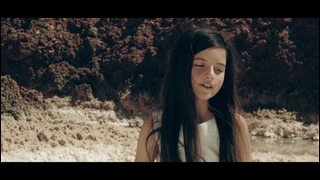 Angelina Jordan – Fly Me To The Moon (Acoustic)