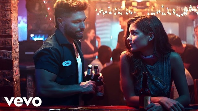 Chris Lane – I Don’t Know About You (Official Music Video)