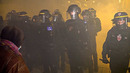 Французская полиция освободила театр в центре Парижа от мигрантов