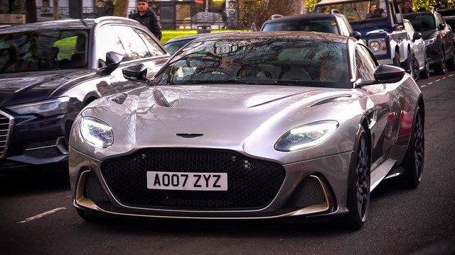 Supercars and Classic Cars Meet in Central London – Cars on the Green 11 December 2025