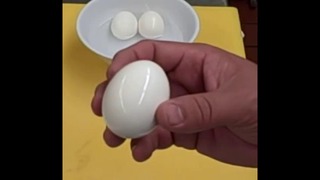 Как очистить яйцо за 3 секунды