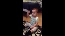 Ребенок танцует под Gangnam Style