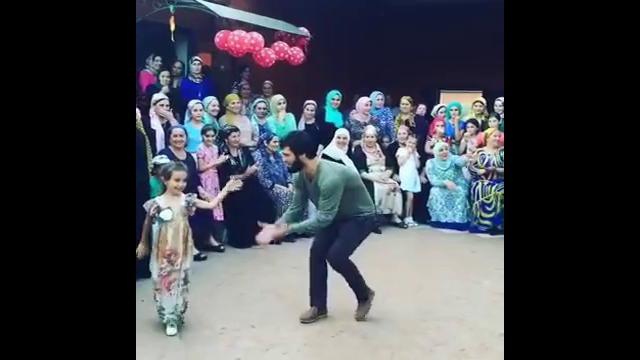 Чеченская лезгинка 2016. Зубайра Тухугов красиво танцует чеченскую лезгинку