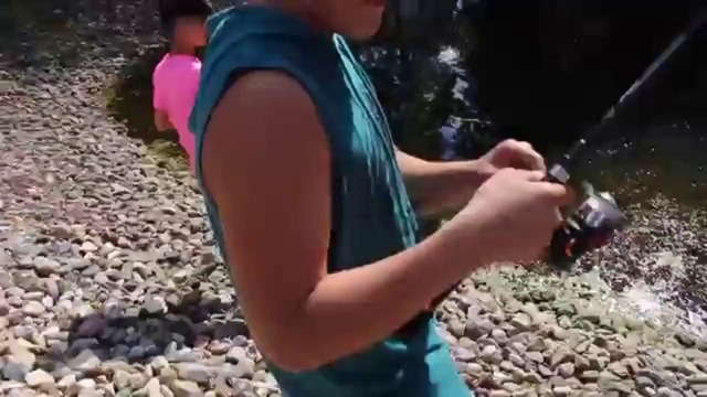 Рыбка нагадил на руку Узбекского чувака
