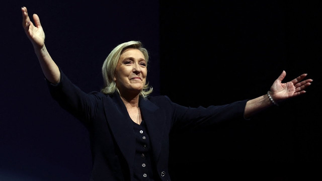 Во Франции вспыхнули протесты после победы партии Марин Ле Пен на выборах