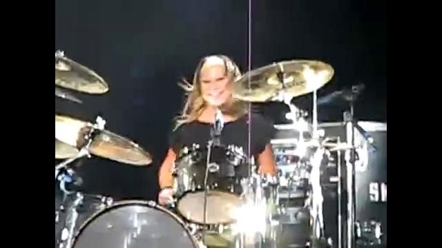 Jen Ledger (skillet) drum solo