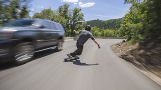 Longboarding – Passing Cars Down Epic Mountain Road