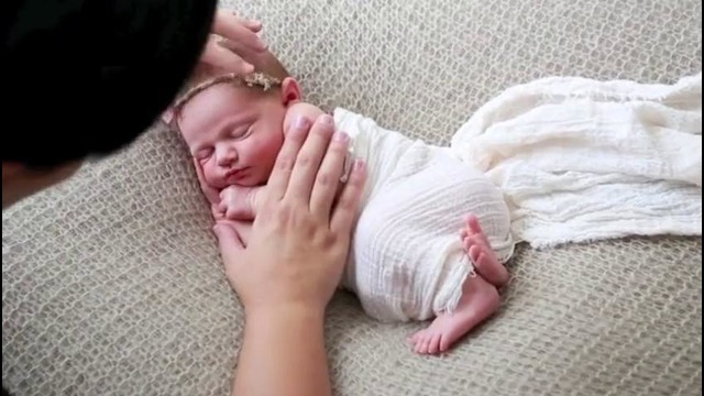 Фотосъемка новорожденных в фотостудии Kelly Brown