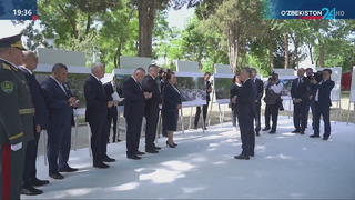 Президент Шавкат Мирзиёев принял участие в церемонии по случаю 9 мая – Дня памяти и почестей