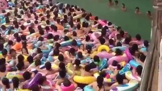 Суровый китайский аквапарк