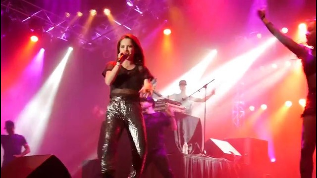 Becky G – Play It Again at Universal Mardi Gras 2015