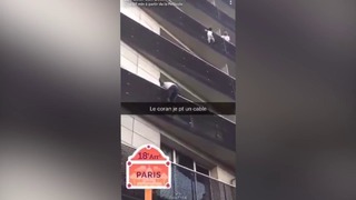 Парижский "супер-герой", мужчина спас ребенка, повисшего на балконе