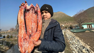 Как Узбеки жарят Красную Рыбу! Термез