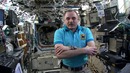 Год на орбите. Космический кросс. Фильм 8 / A Year In Space. Workout In Space