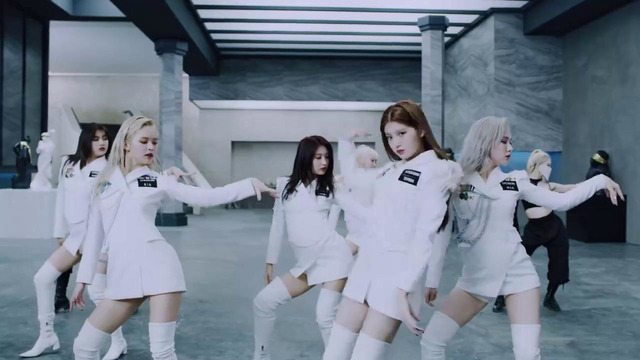 [Performance Ver.] EVERGLOW (에버글로우) – ‘Adios